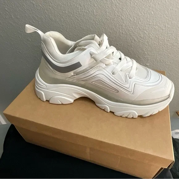 Steve Madden Cream and Gray Women's Sneakers - Picture 1 of 5